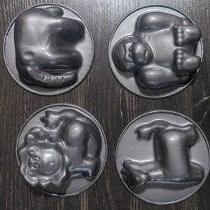 Animal baking tins